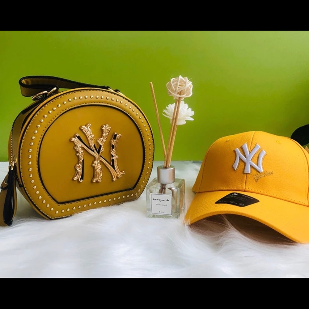 Beautiful NY Hats With Matching Purse